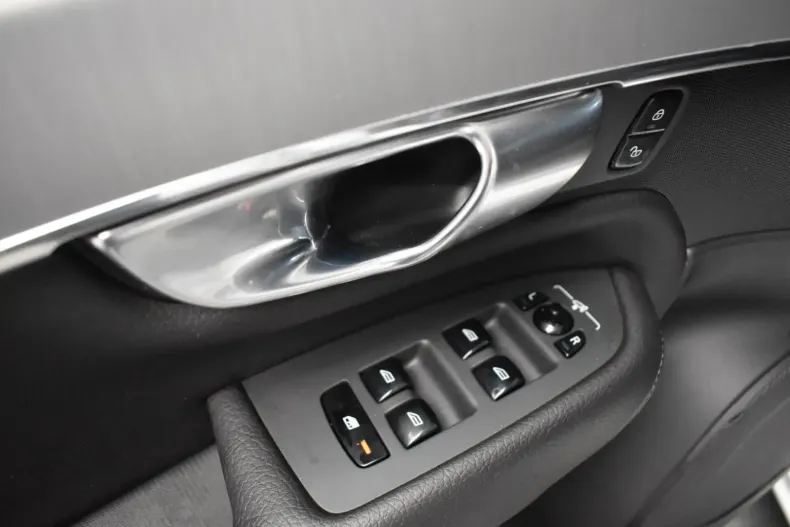 Volvo XC90 din 2020 cu 99.100 km - oferta VOL127190 - foto 8