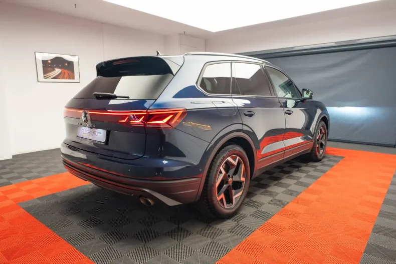 Volkswagen Touareg din 2024 cu 25.538 km - oferta VOL127194 - foto 2