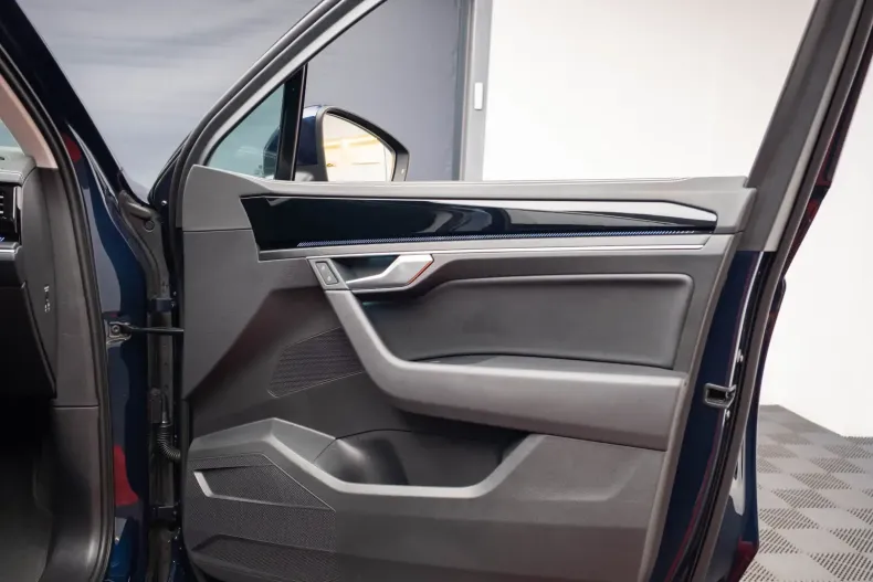 Volkswagen Touareg din 2024 cu 25.538 km - oferta VOL127194 - foto 18