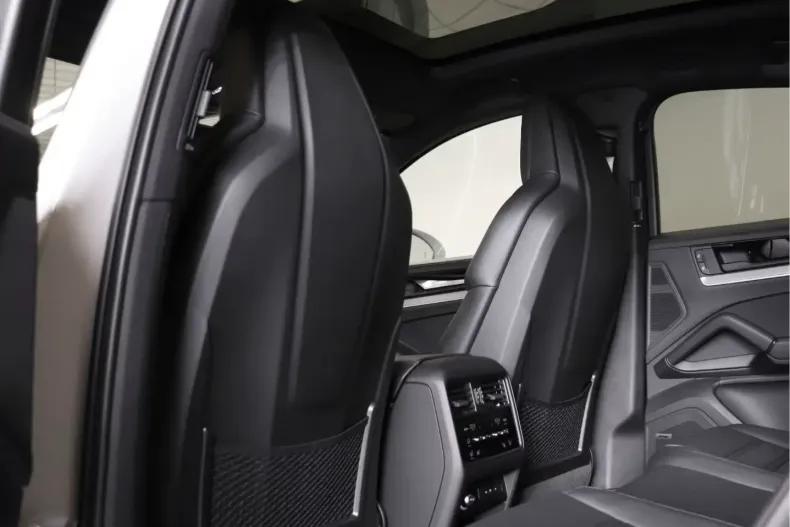 Porsche Cayenne din 2025 cu 4.900 km - oferta POR127202 - foto 8