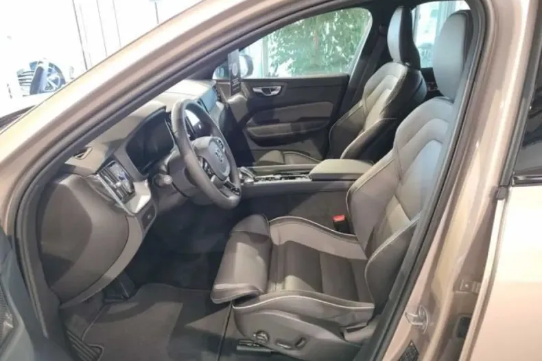 Volvo XC60 din 2023 cu 32.276 km - oferta VOL127206 - foto 6