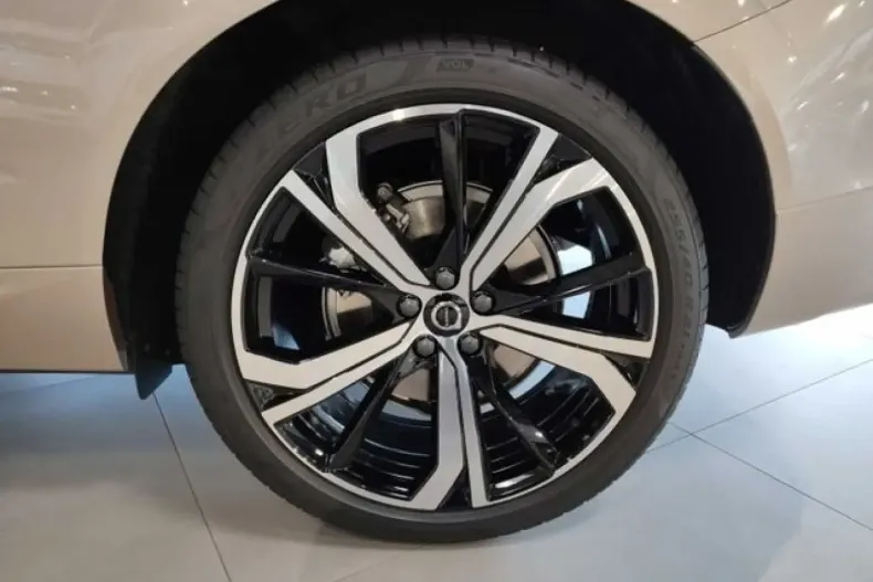 Volvo XC60 din 2023 cu 32.276 km - oferta VOL127206 - foto 14