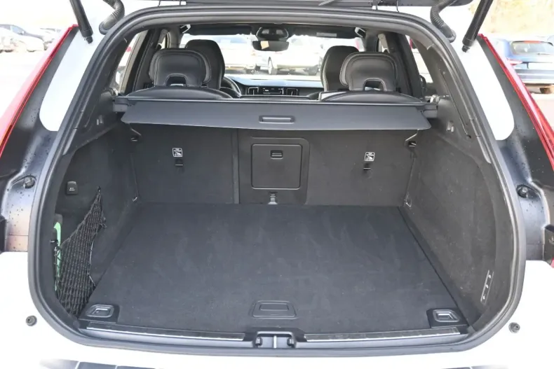 Volvo XC60 din 2022 cu 61.400 km - oferta VOL127208 - foto 6