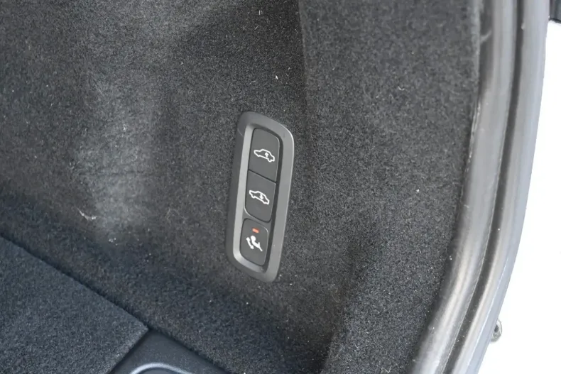 Volvo XC60 din 2022 cu 61.400 km - oferta VOL127208 - foto 7