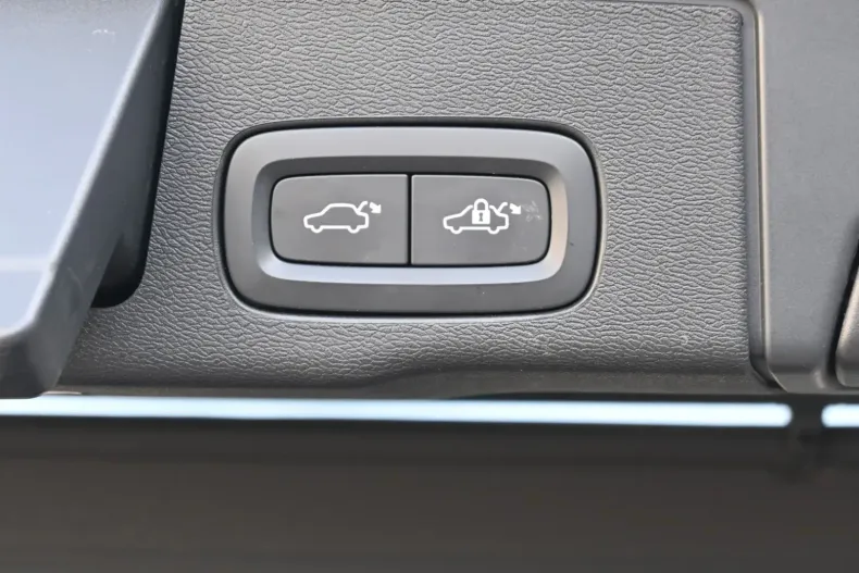 Volvo XC60 din 2022 cu 61.400 km - oferta VOL127208 - foto 9