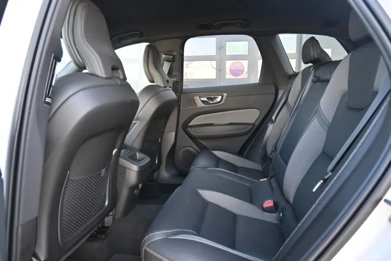 Volvo XC60 din 2022 cu 61.400 km - oferta VOL127208 - foto 15