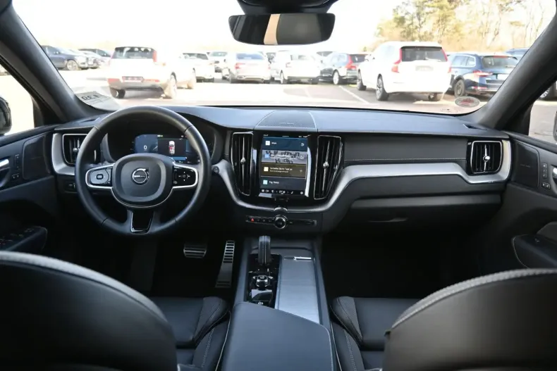 Volvo XC60 din 2022 cu 61.400 km - oferta VOL127208 - foto 17