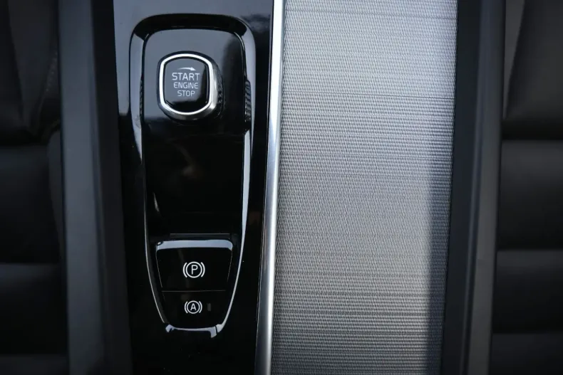 Volvo XC60 din 2022 cu 61.400 km - oferta VOL127208 - foto 19