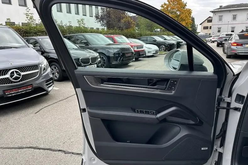 Porsche Cayenne din 2024 cu 20.297 km - oferta POR127211 - foto 27