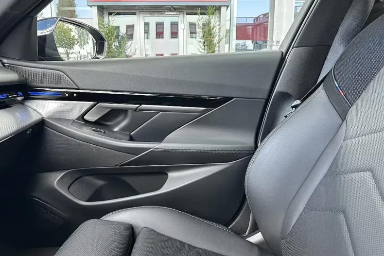 BMW 530 din 2024 cu 12.700 km - oferta BMW127233 - foto 6