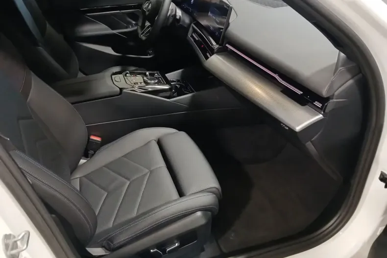 BMW 520 din 2024 cu 15.830 km - oferta BMW127241 - foto 7