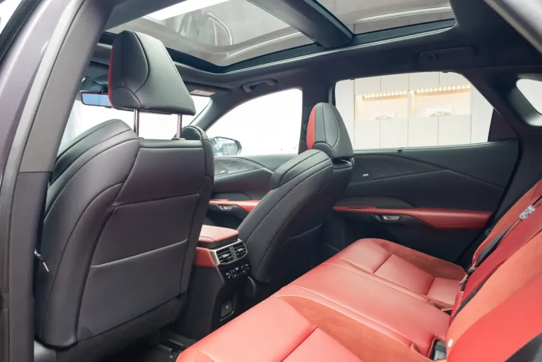 Lexus RX 500 din 2024 cu 6.800 km - oferta LEX127244 - foto 23