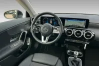 Mercedes-Benz CLA 180 din 2023 cu 12.484 km - oferta MER127268 - foto 12