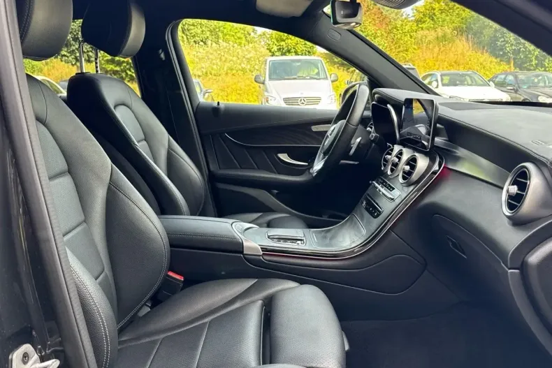 Mercedes-Benz GLC 300 din 2022 cu 65.000 km - oferta MER127287 - foto 10