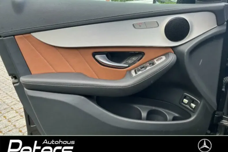 Mercedes-Benz GLC 300 din 2020 cu 39.900 km - oferta MER127291 - foto 4