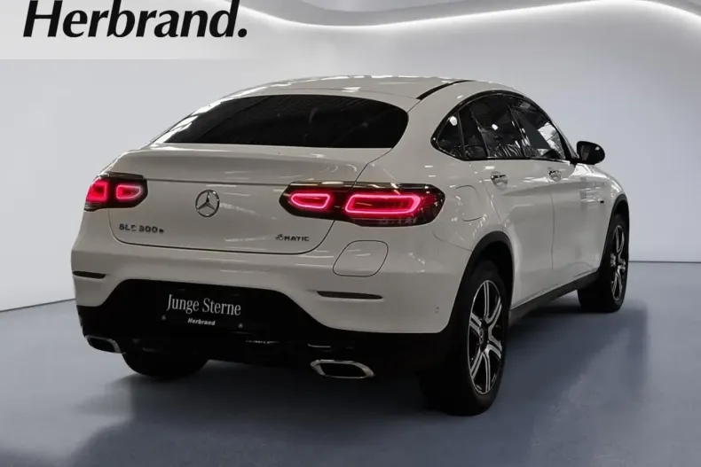 Mercedes-Benz GLC 300 din 2021 cu 71.227 km - oferta MER127292 - foto 3