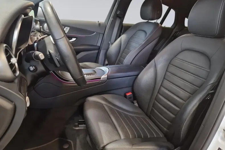 Mercedes-Benz GLC 300 din 2021 cu 71.227 km - oferta MER127292 - foto 10