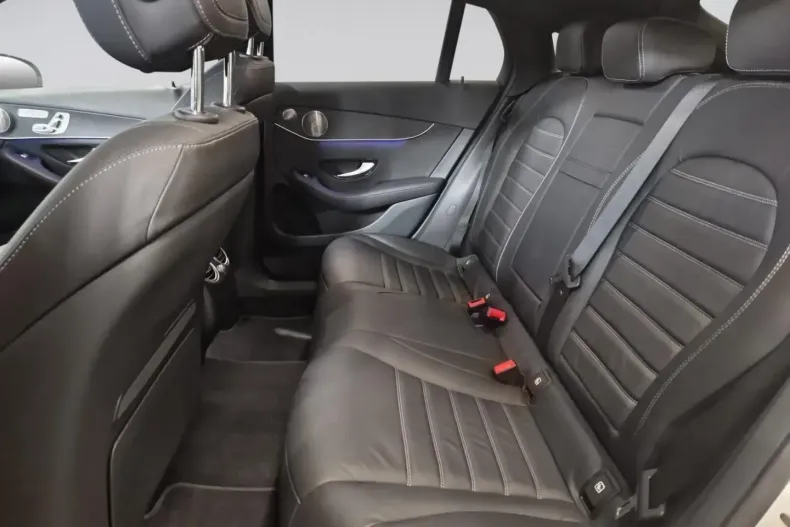 Mercedes-Benz GLC 300 din 2021 cu 71.227 km - oferta MER127292 - foto 11