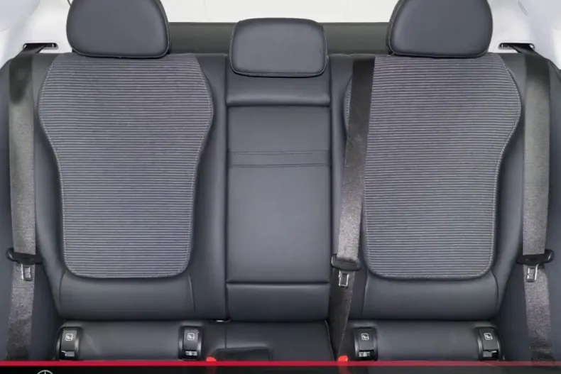 Mercedes-Benz C 220 din 2022 cu 14.870 km - oferta MER127308 - foto 9