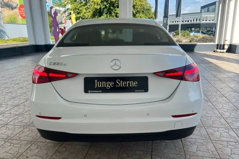 Mercedes-Benz C 220 din 2020 cu 3.106 km - oferta MER127316 - foto 4