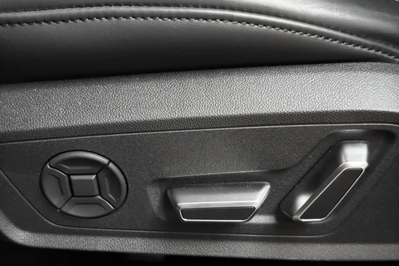 Audi A6 din 2024 cu 45.093 km - oferta AUD127328 - foto 19