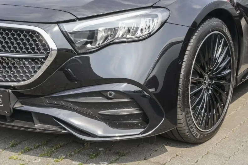 Mercedes-Benz E 300 din 2024 cu 22.243 km - oferta MER127381 - foto 3