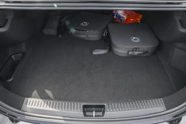 Mercedes-Benz E 300 din 2024 cu 22.243 km - oferta MER127381 - foto 5