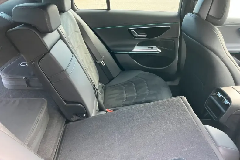 Mercedes-Benz E 300 din 2024 cu 27.200 km - oferta MER127384 - foto 9