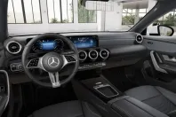 Mercedes-Benz CLA 180 din 2024 cu 11.600 km - oferta MER127389 - foto 2