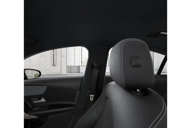 Mercedes-Benz CLA 180 din 2024 cu 11.600 km - oferta MER127389 - foto 15