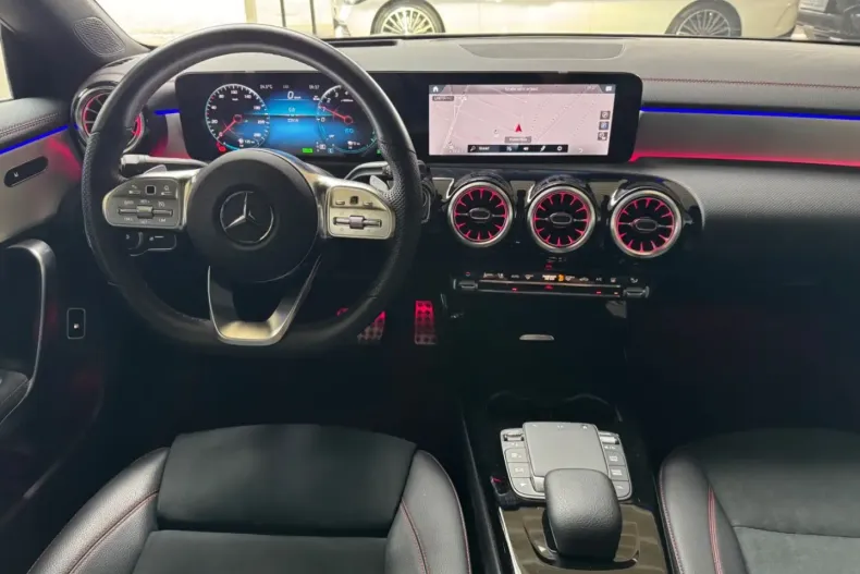 Mercedes-Benz CLA 250 din 2022 cu 23.000 km - oferta MER127394 - foto 11