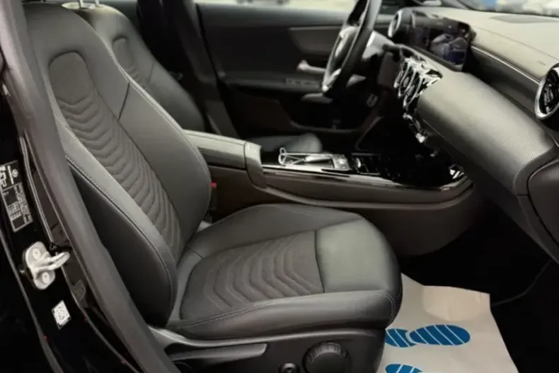 Mercedes-Benz CLA 250 din 2024 cu 23.000 km - oferta MER127397 - foto 10