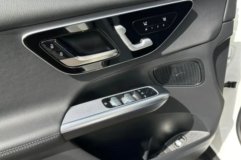 Mercedes-Benz GLC 200 din 2023 cu 32.098 km - oferta MER127405 - foto 7