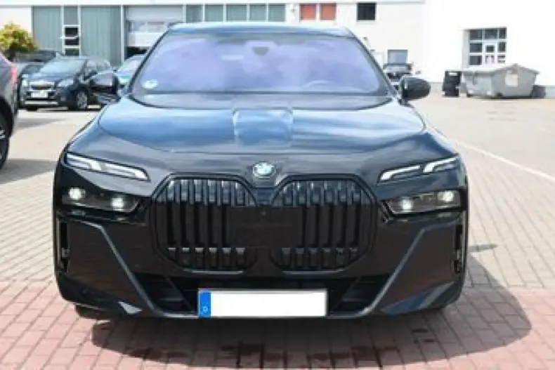 BMW 740 din 2024 cu 15.500 km - oferta BMW127408 - foto 1