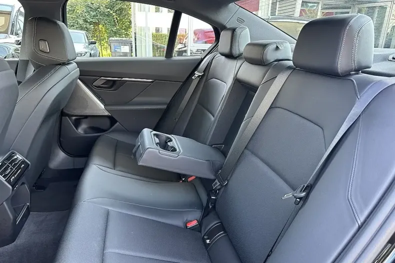 BMW 530 din 2024 cu 10.158 km - oferta BMW127410 - foto 12