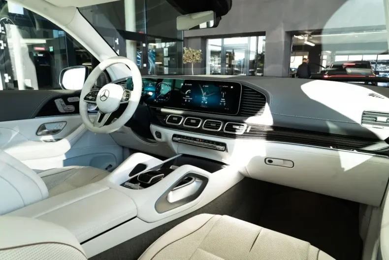 Mercedes-Benz GLS 600 din 2023 cu 17.000 km - oferta MER127416 - foto 13