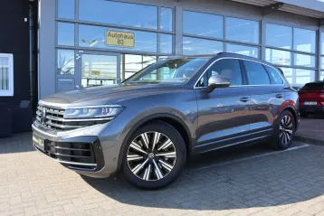 Volkswagen Touareg din 2023 - oferta VOL127417