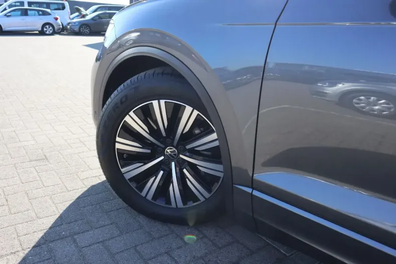 Volkswagen Touareg din 2023 cu 56.089 km - oferta VOL127417 - foto 5