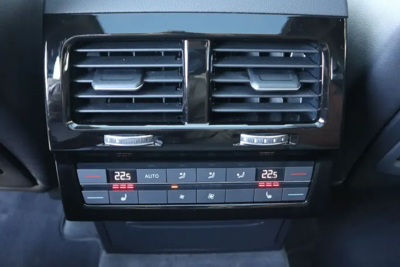 Volkswagen Touareg din 2023 cu 56.089 km - oferta VOL127417 - foto 31