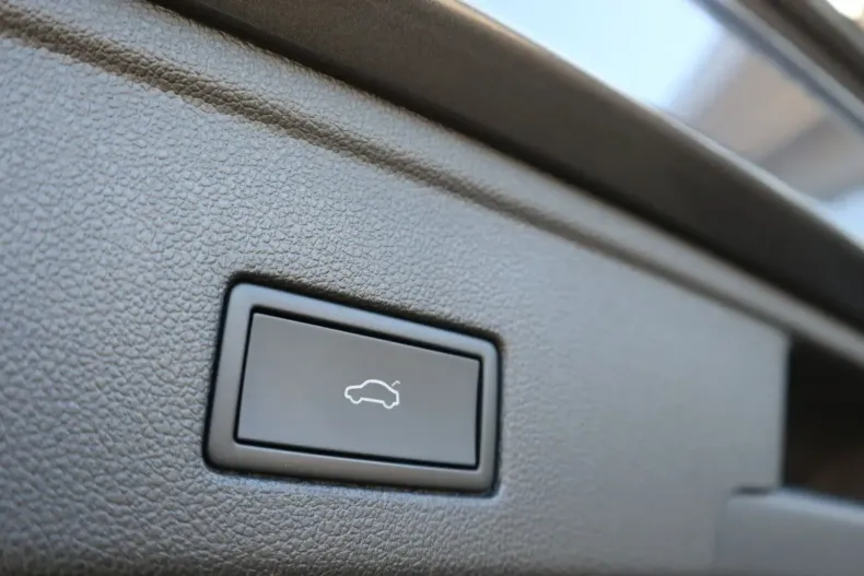 Volkswagen Touareg din 2023 cu 56.089 km - oferta VOL127417 - foto 34