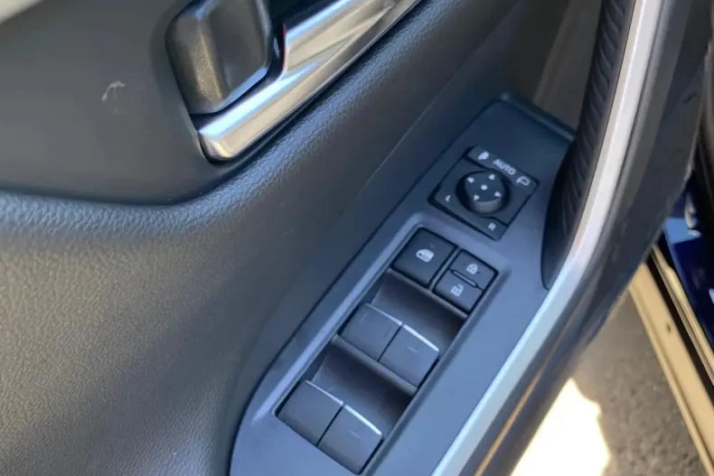 Toyota RAV4 din 2025 cu 10 km - oferta TOY127424 - foto 6