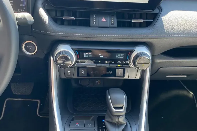 Toyota RAV4 din 2025 cu 10 km - oferta TOY127424 - foto 7