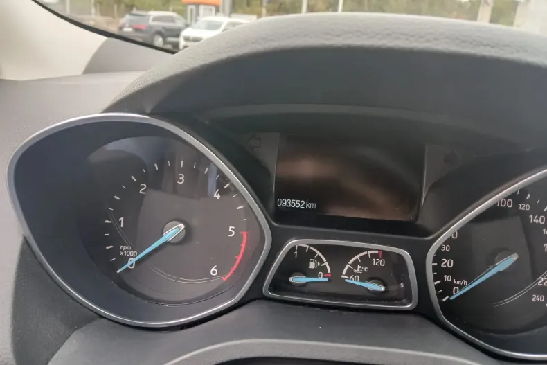 Ford Kuga din 2019 cu 93.552 km - oferta FOR127425 - foto 6