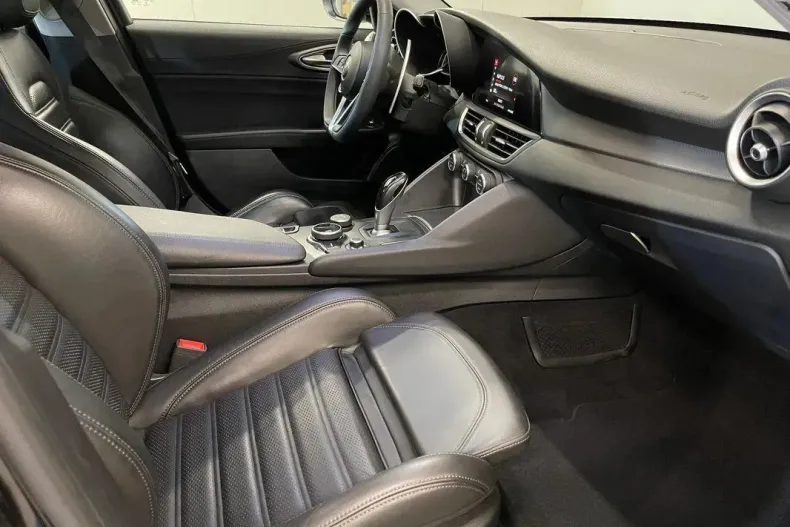 Alfa Romeo Giulia din 2019 cu 108.354 km - oferta ALF127426 - foto 10