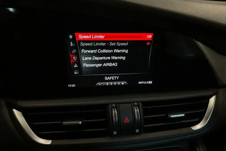 Alfa Romeo Giulia din 2019 cu 108.354 km - oferta ALF127426 - foto 18