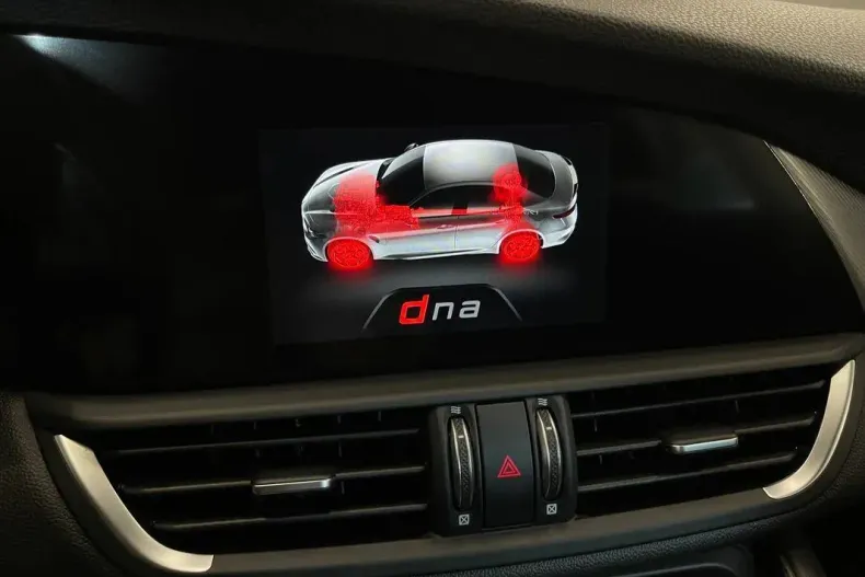 Alfa Romeo Giulia din 2019 cu 108.354 km - oferta ALF127426 - foto 19