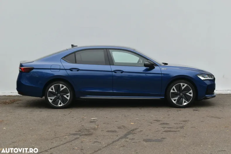 Skoda Superb din 2025 cu 4.528 km - oferta SKO127431 - foto 6