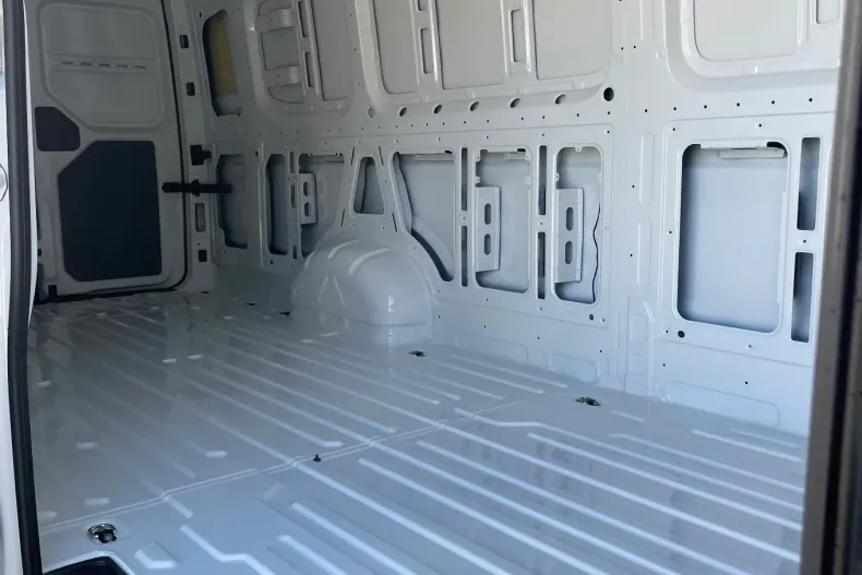 Volkswagen Crafter din 2025 cu 1 km - oferta VOL127442 - foto 24