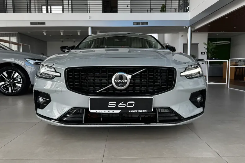 Volvo S60 din 2023 cu 30.000 km - oferta VOL127448 - foto 2