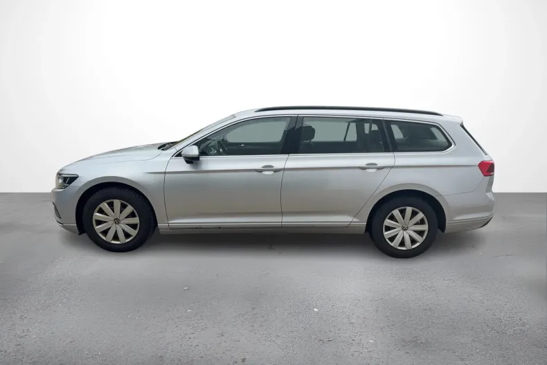 Volkswagen Passat din 2022 cu 83.167 km - oferta VOL127484 - foto 2